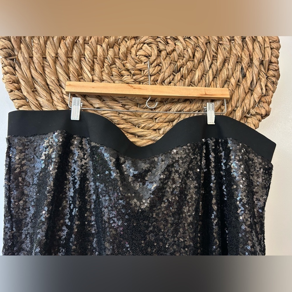 Torrid Black Sequin Midi Skirt Size 5X/28 - Picture 6 of 11